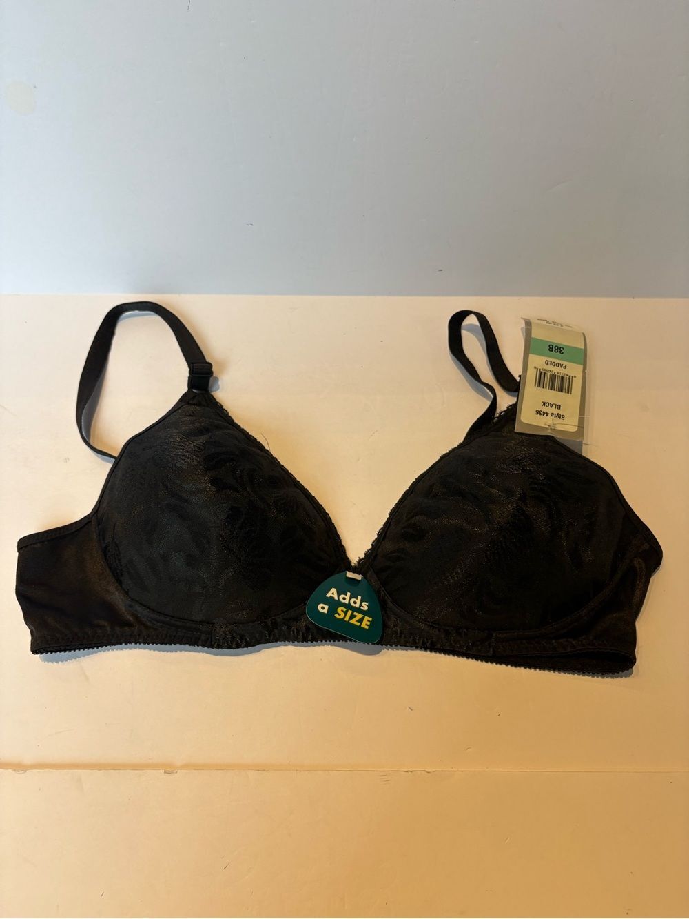 Playtex Collection Black Women's Wireless Bra with lace trim Size 38B NWT